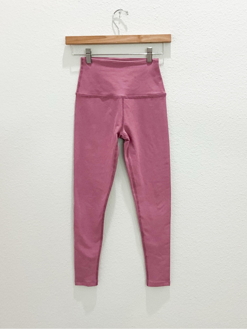 Beyond Yoga 2-Piece Set Includes Cropped Tank Top and High-Rise Leggings Size XS - Picture 4 of 5
